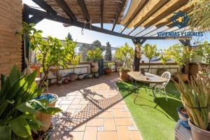 Casa en venta en Peligros, Centro photo 0