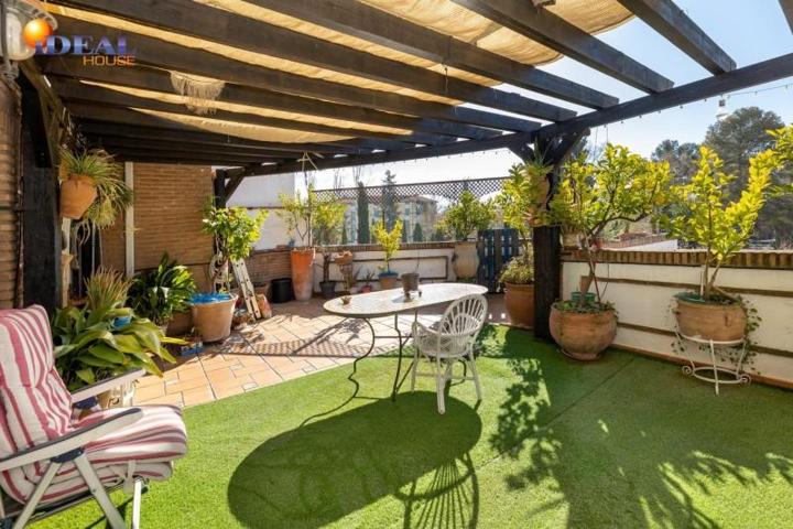 Casa en venta en Peligros, Centro photo 0