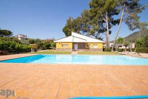 Casa con terreno en venta en Sentmenat, CAN VINYALS photo 0