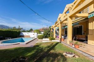 Chalet en venta en Alhaurín de la Torre, Platero-El Limón photo 0