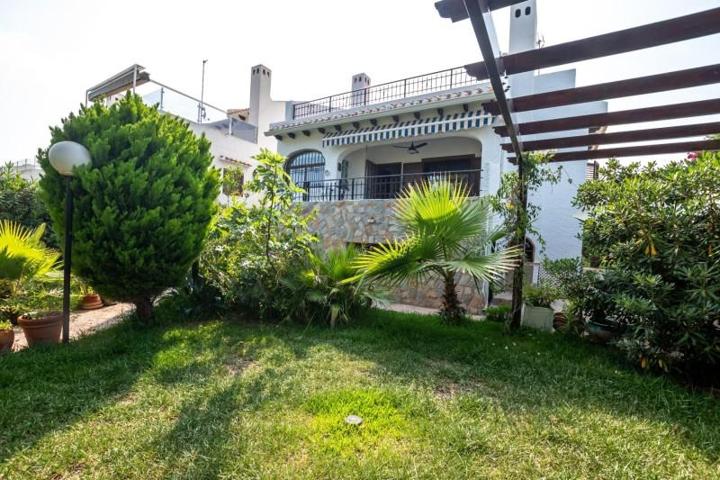 Chalet en venta en Orihuela Costa, Cabo Roig photo 0