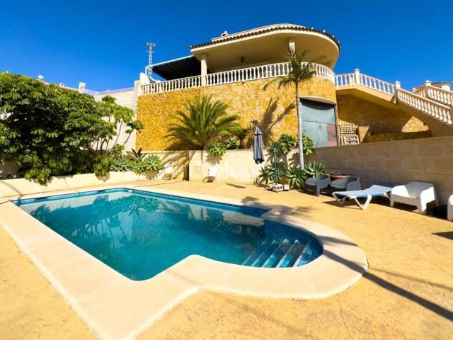 Chalet en venta en El Campello, Cala dor photo 0