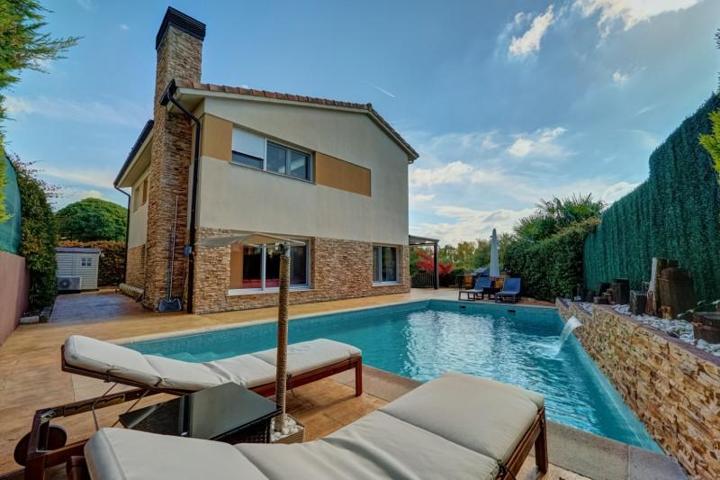 Casa en venta en Iza-Itza, Iza photo 0