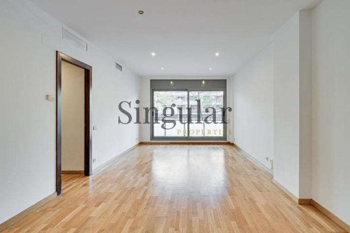 Piso en venta en Barcelona, Sagrada Familia photo 0
