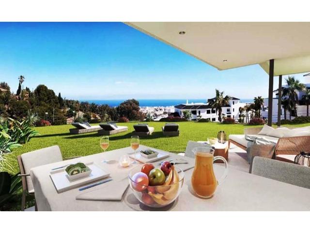 Apartamento en venta en Estepona photo 0