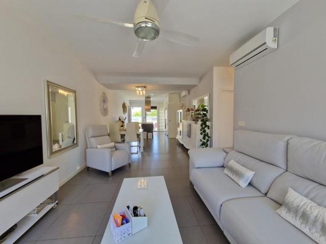 Apartamento en venta en Pilar de la Horadada, La Torre de la Horadada photo 0