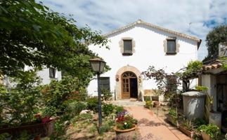 Casa en venta en Cabrils, Costa del maresme photo 0