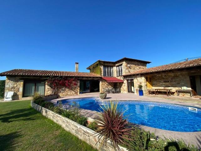 Casa en venta en Villaviciosa, Villaviciosa photo 0