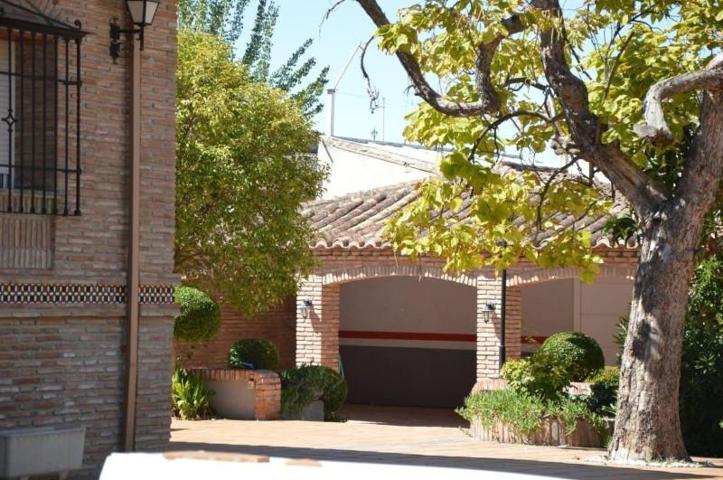 Chalet en venta en Ogíjares, ENTRADA photo 0