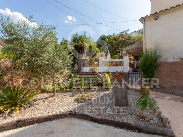 Casa en venta en Sant Cugat del Vallès photo 0