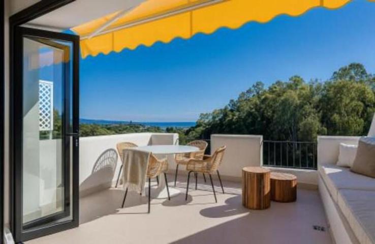 Apartamento en venta en Benahavís, Los Almendros photo 0