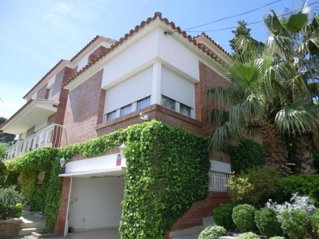 Casa en venta en Figueres, URB. SERRA FLORETA photo 0
