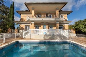 Chalet en venta en Peligros, Monteluz photo 0