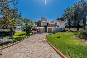 Chalet en venta en Torrent, Calicanto photo 0