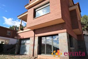 Chalet en venta en Vallirana, Mas de les fonts photo 0