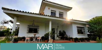 Chalet en venta en Chiclana de la Frontera, El campito photo 0