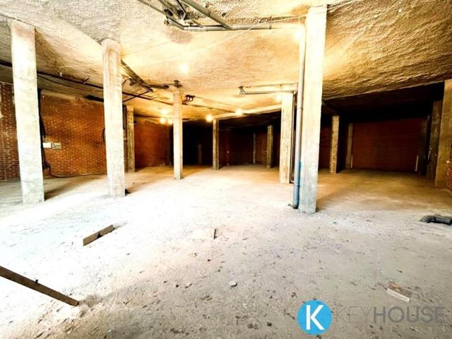 Local comercial en venta en San Fernando de Henares, Calle de Pizarro, 28830 photo 0