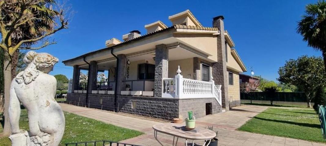 Chalet en venta en Albelda de Iregua, Albelda de Iregua photo 0