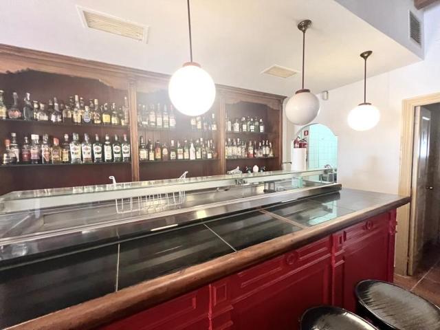 Local comercial en venta en Marbella, Marbella photo 0