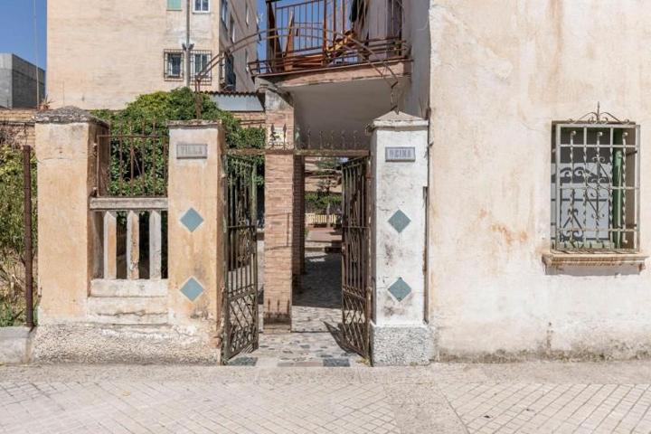 Chalet en venta en Granada, Zaidin photo 0