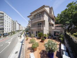Chalet en venta en Vigo, Camelias-Pi Margall photo 0