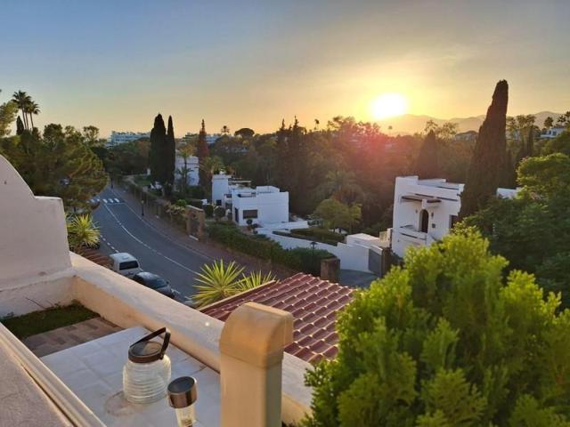 Apartamento en venta en Marbella, Costa del Sol photo 0
