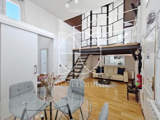 Apartamento en venta en Madrid, Centro photo 0