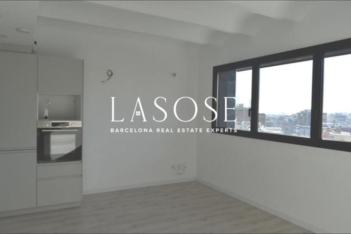 Piso en venta en Barcelona, Navas photo 0
