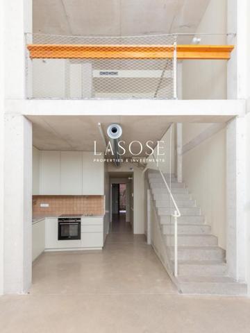 Planta baja en venta en Barcelona, Sagrada Familia photo 0