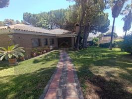 Chalet en venta en Alcalá de Guadaira photo 0