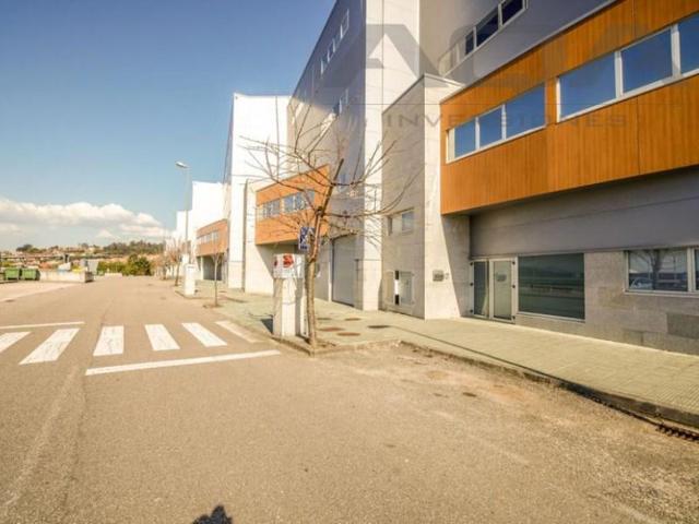 Nave industrial en venta en Vigo, Valadares photo 0