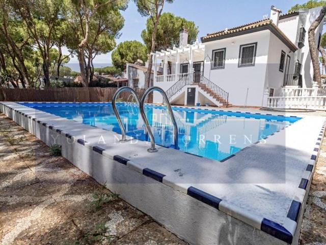 Chalet en venta en Alcalá de Guadaira photo 0