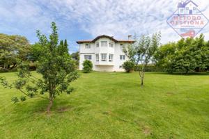 Casa en venta en Santillana del Mar, Costa de cantabria photo 0