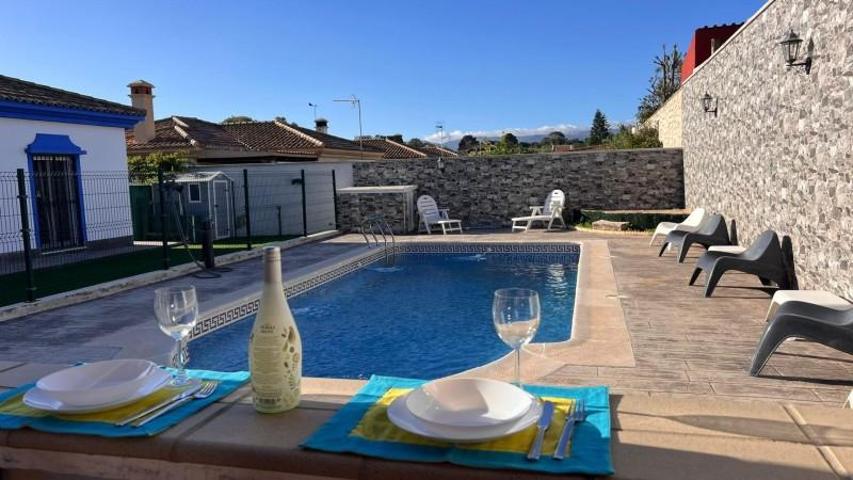 Chalet en venta en Los Barrios, Los cortijillos photo 0