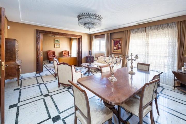 Piso en venta en Granada, Puerta Real photo 0