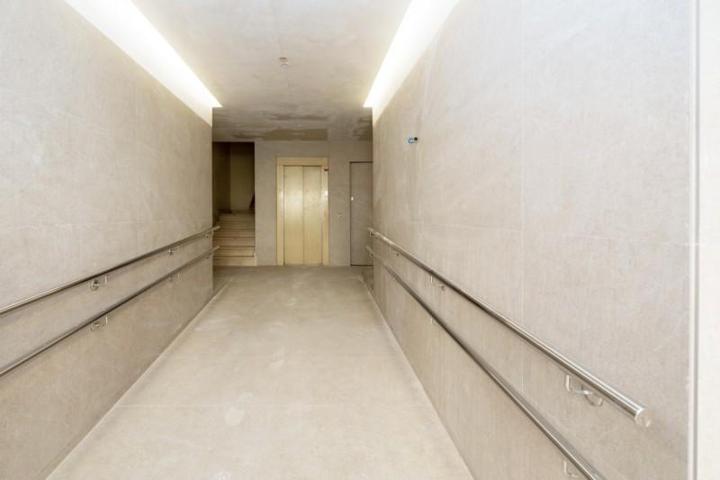 Piso en venta en Granada, Puerta Real photo 0