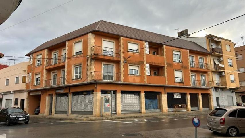 Edificio en venta en La Pobla Llarga, LA POBLA LLARGA photo 0