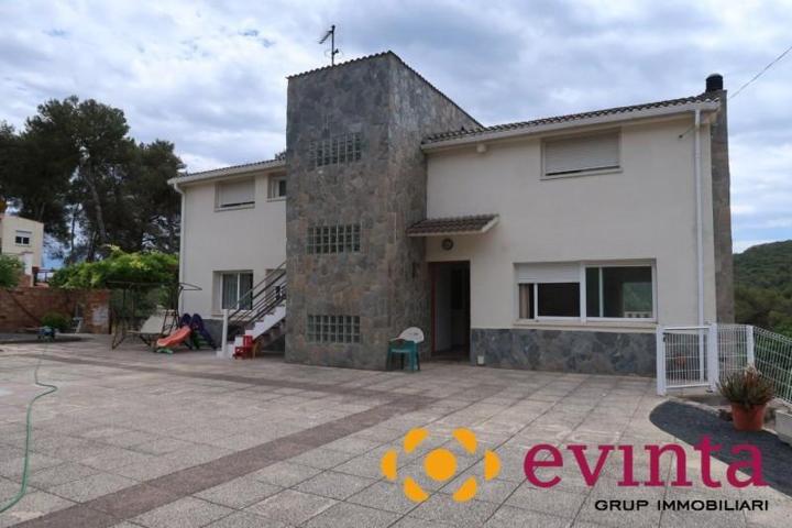 Casa en venta en Vallirana, LES BASIOLES photo 0