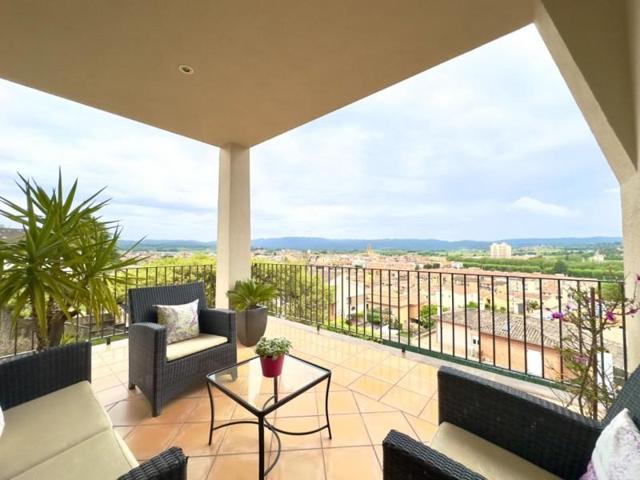 Chalet en venta en La Bisbal d'Empordà, Centro urbano 15 photo 0