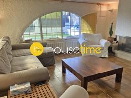 Casa en venta en Alella photo 0