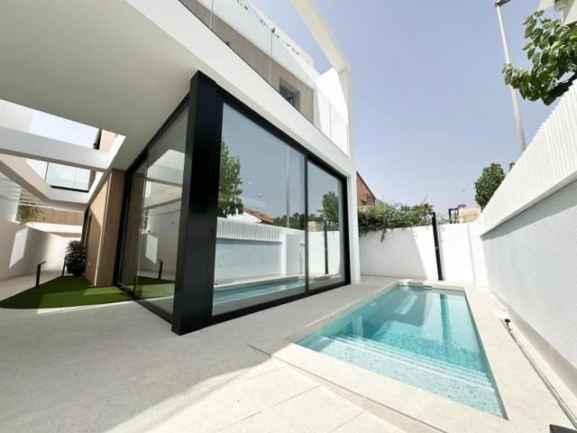 Chalet en venta en Pilar de la Horadada, Torre de la Horadada photo 0