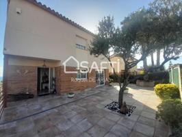 Casa en venta en Canet de Mar photo 0