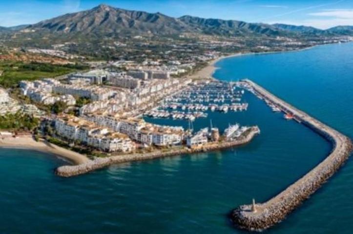 Piso en venta en Marbella, Puerto - Puerto Banús photo 0