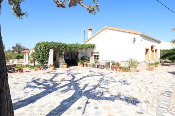 Chalet en venta en Elche, La Marina photo 0