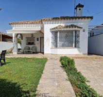 Chalet en venta en Chiclana de la Frontera, 2ª pista de La Barrosa photo 0