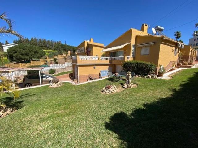 Chalet en venta en Mijas, Calaburra - Chaparral photo 0