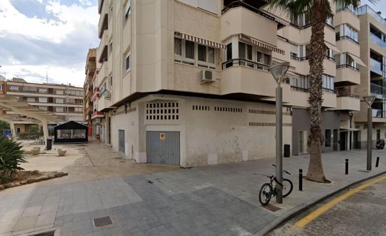 Local comercial en venta en Torrevieja, Centro photo 0