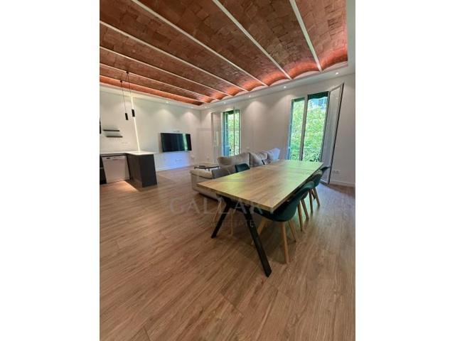 Piso en venta en Barcelona, Sant Antoni photo 0