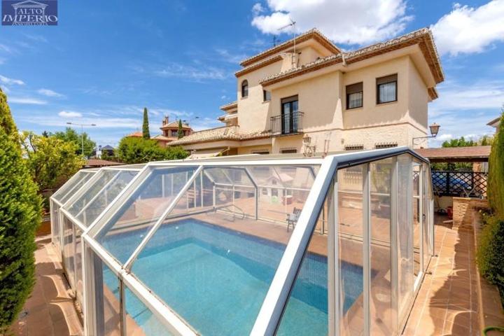 Chalet en venta en Ogíjares, Urb. El Carmelo photo 0