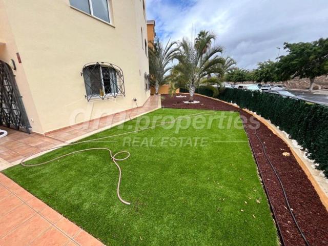 Apartamento en venta en Arona, Los Cristianos photo 0